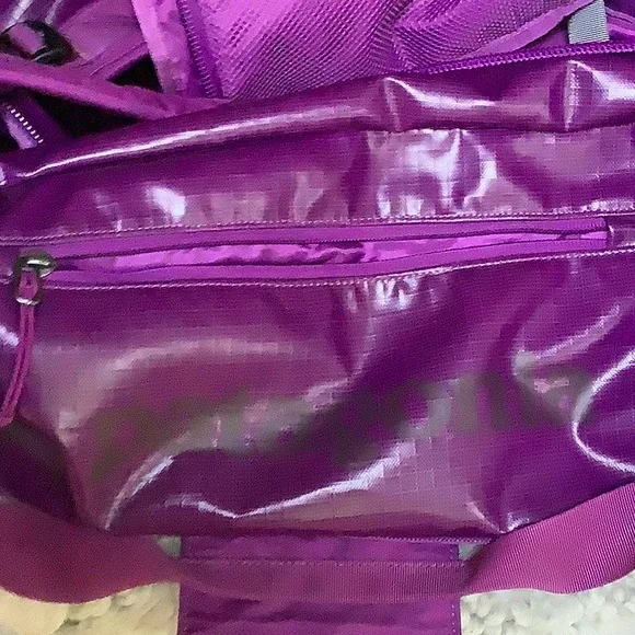 PATAGONIA BLACK HOLE BAG XL NWOT PURPLE - Picture 3 of 4